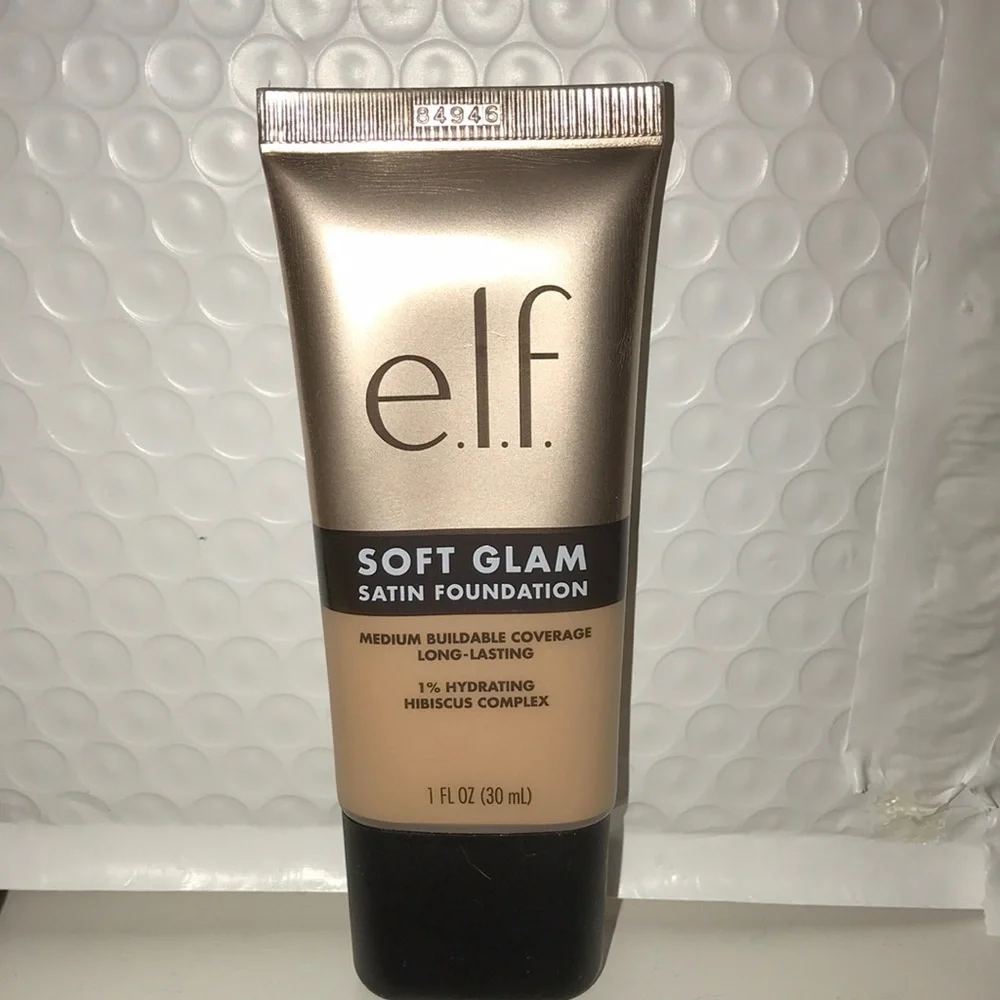 Elf Soft Glam Foundation 25 Light Neutral Coverage Buildable Satin NEW